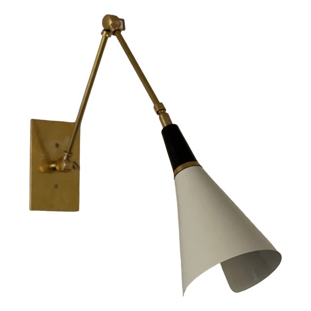 White Wall Lamp in the style of Stilnovo For Sale