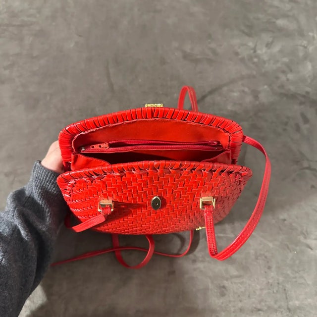 Animal Skin A Lovely Vintage 1960s Red Wicker Crossbody Bag For Sale - Image 7 of 9