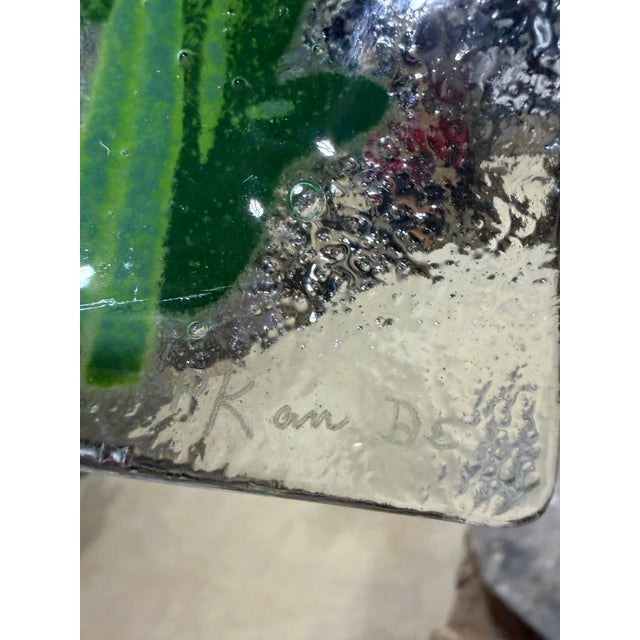 1980s Signed Peggy Karr Handcrafted Fused Glass White Daisy Rectangular Tray Platter For Sale - Image 5 of 5