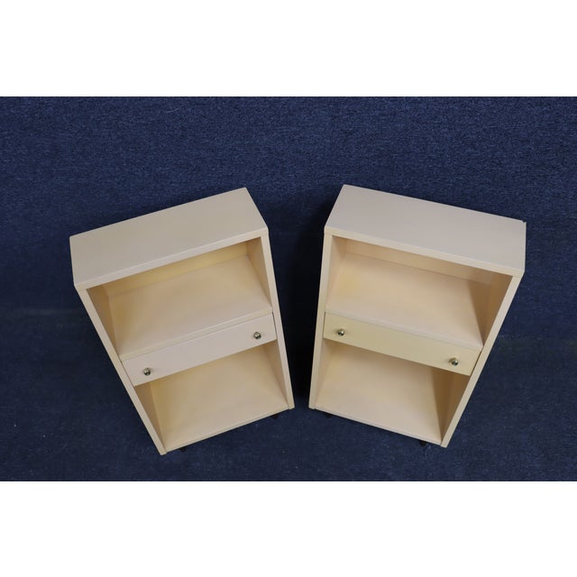 Merton Gershun Urban-Suburban Nightstands for American of Martinsville, Pair For Sale - Image 10 of 11