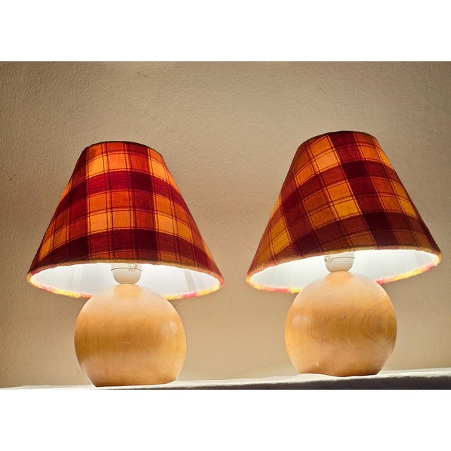 1980s Vintage Round Yew Wood Table Lamps with Handmade Fabric Shade, 1980s, Set of 2 For Sale - Image 5 of 10