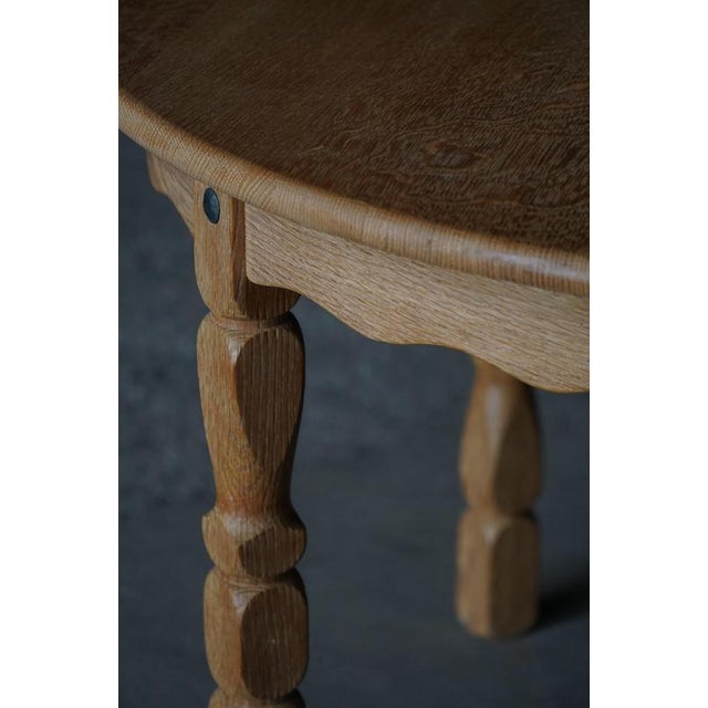 Brown Mid-Century Danish Round Dining Table in Oak with Extensions, 1960s For Sale - Image 8 of 18