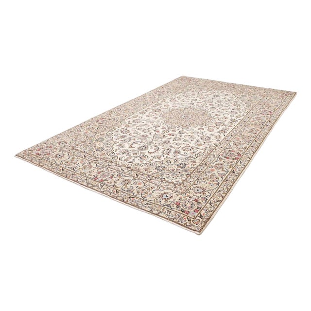 Middle Eastern Rug in Pure Wool For Sale