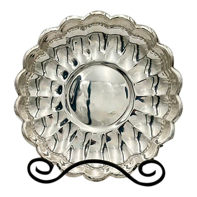 Vintage Reed & Barton Silverplate Scalloped Fluted Round Serving Bowl For Sale