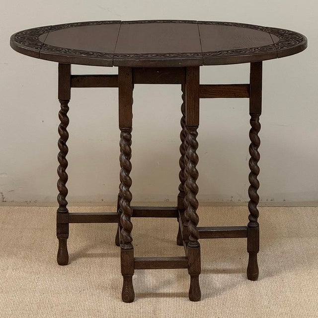 Wood 19th Century English Oak Gateleg Drop Leaf Occasional Table For Sale - Image 7 of 18