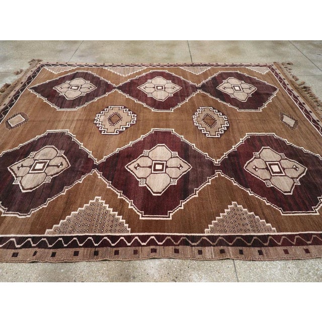 Galerie Shabab Collection Mid-20th Century Handmade Turkish Anatolian Tribal Room Size Carpet For Sale - Image 4 of 8