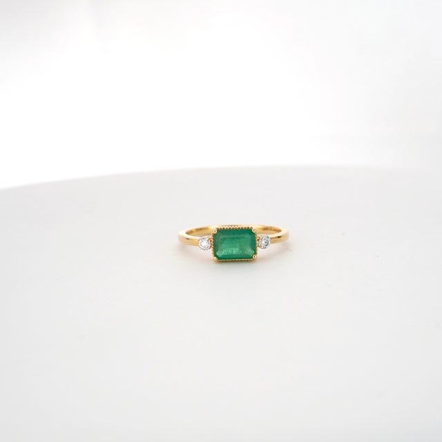 14k Yellow Gold Ring With 0.85ct Emerald & Diamond Accents For Sale - Image 10 of 10