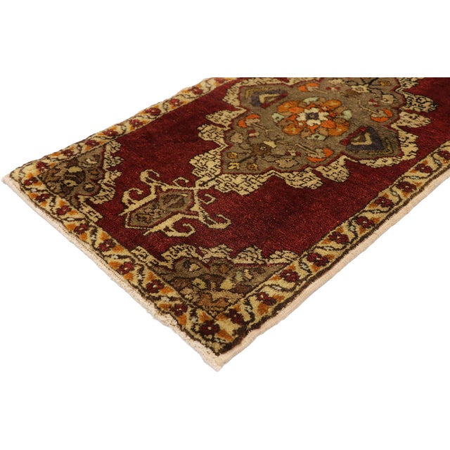 51487 Vintage Turkish Yastik Rug, 01'09 x 03'05. This hand-knotted wool vintage Turkish Yastik rug showcases the timeless...