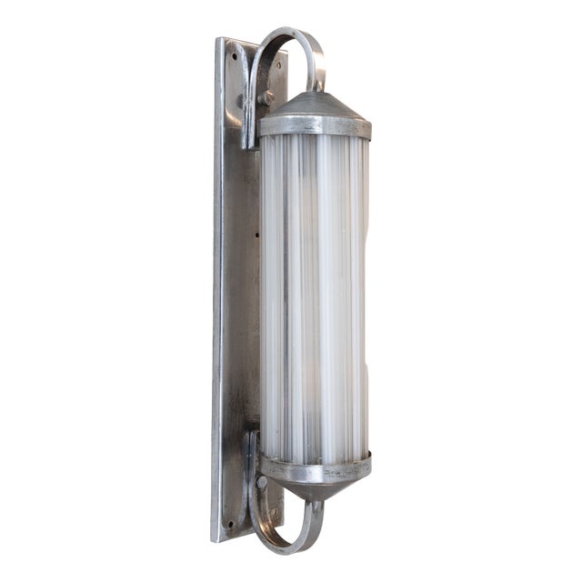 Functionalist Wall Light in Steel and Glass, 1930s For Sale