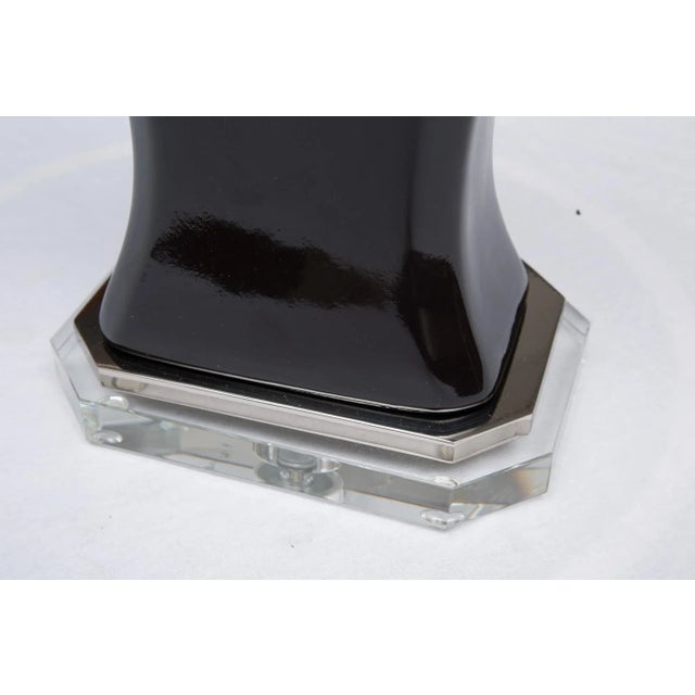 Pair of Contemporary Black Glazed and Lucite Lamps For Sale In West Palm - Image 6 of 6