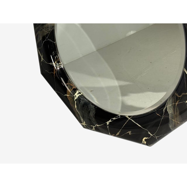 Mid-Century Modern, Octagonal Wall Mirror, Faux Marble Finish, Usa, 1980s For Sale In New York - Image 6 of 9