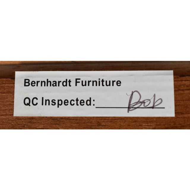 English Bernhardt Mahogany Arm Chairs Pair Vintage Stretcher Base 80s For Sale - Image 3 of 13