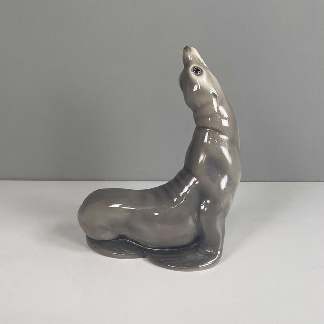 Mid-Century Italian Ceramic Sculpture of a Sea Lion by Urbano Zaccagnini, 1920s For Sale - Image 3 of 16