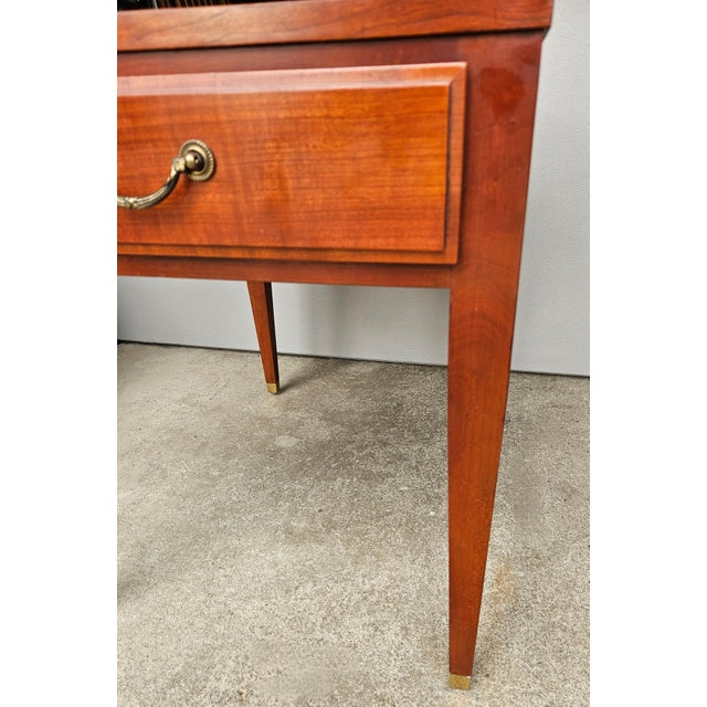 Beautiful Ethan Allen Table in excellent condition. minor ware. Please see photos as they are considered part of the...