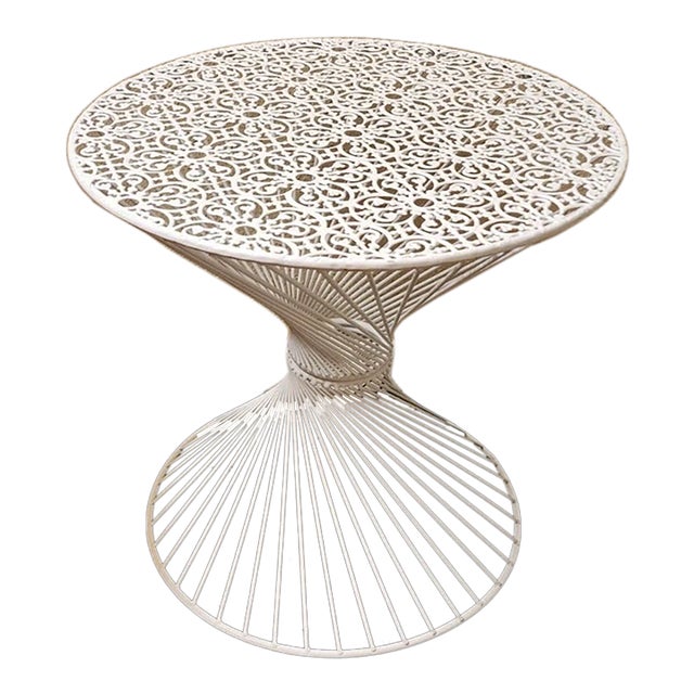 1990s Contemporary Casual Indoor/Outdoor Metal Patio Accent Side Table For Sale