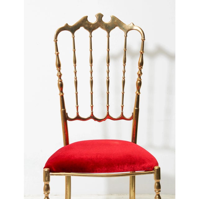 Hollywood Regency Polished Brass Chiavari Chair With Red Velvet, Italy, 1960s For Sale - Image 3 of 10