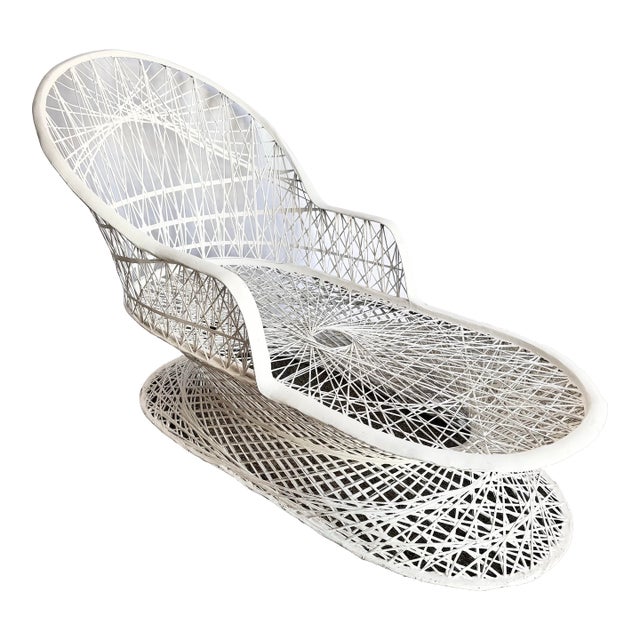 Mid Century Modern Spun Fiberglass Chaise Lounge For Sale