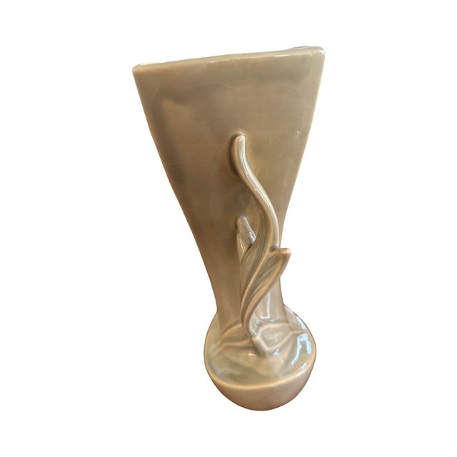 1952 Roseville Mayfair 1004-9 Sculptural Art Pottery Vase in Warm Taupe Glaze For Sale In West Palm - Image 6 of 7