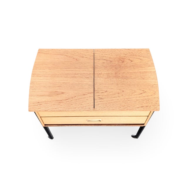 Vintage Side Table in Walnut, 1960s For Sale - Image 5 of 11