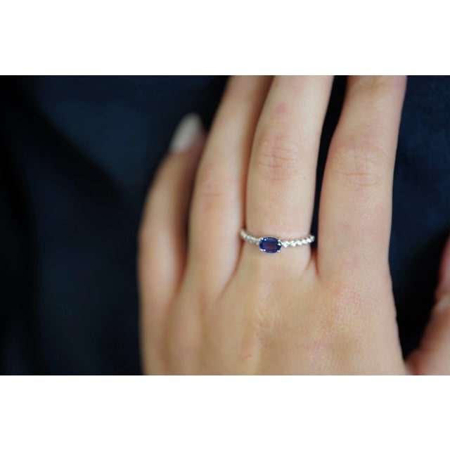 East West Oval Cut Blue Sapphire & Diamond 18k White Gold Textured Ring Size 6.5 For Sale - Image 9 of 10