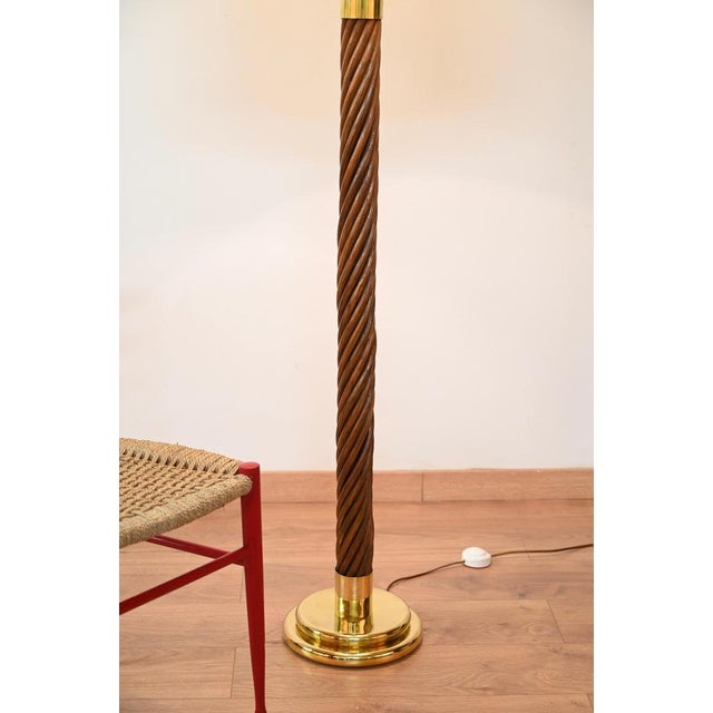 Vintage Italian Floor Lamp in Rattan with Brass and Parchment, 1960s For Sale - Image 12 of 17