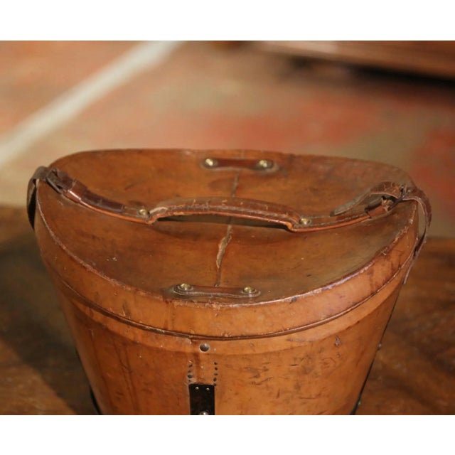 Mid-19th Century French Oval Pigskin Leather Hat Box With Original Top Hat For Sale - Image 4 of 13