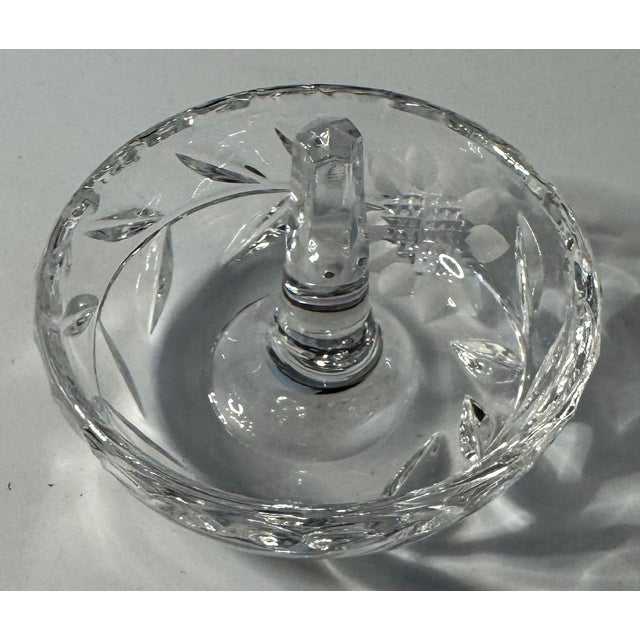 Traditional Vintage Cut Crystal Ring Holder Dish – Floral Etched Glass Jewelry Stand For Sale - Image 3 of 9