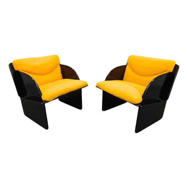 Italian Space Age Lounge Chairs, 1970s, Set of 2 For Sale