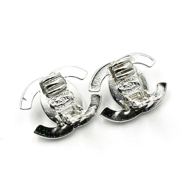 Chanel Chanel Vintage Silver CC Turnlock Clip on Earrings - 2 Pieces For Sale - Image 4 of 4