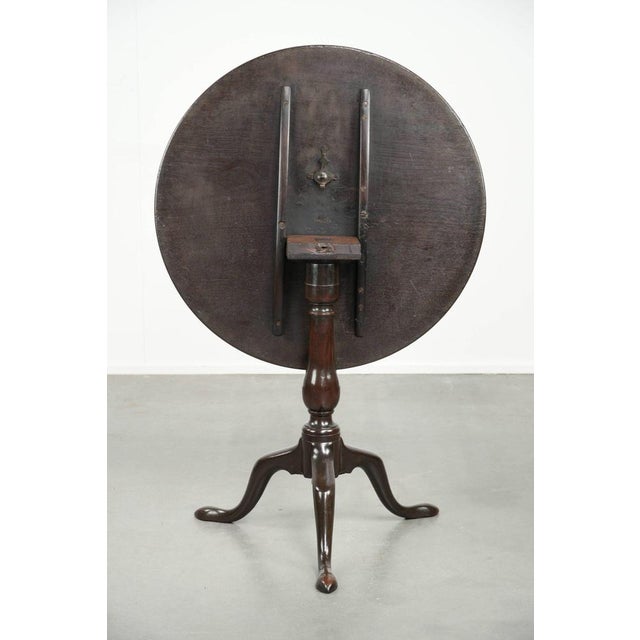 Antique Round English Tilt-Top Table, 1700s For Sale - Image 6 of 14