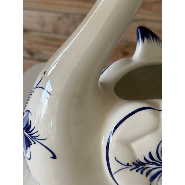 Late 20th Century Hand-Painted Chinoiserie Portuguese Blue & White Swan Planter / Cachepot For Sale - Image 5 of 11