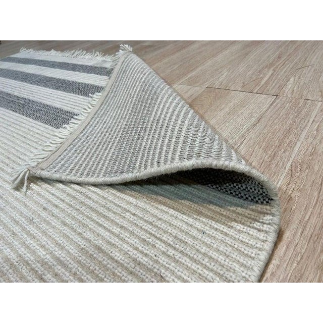 6x9 Ivory Flat Weave Wool Subtle Linear Texture Geometric Modern Carpet Rug For Sale In New York - Image 6 of 7
