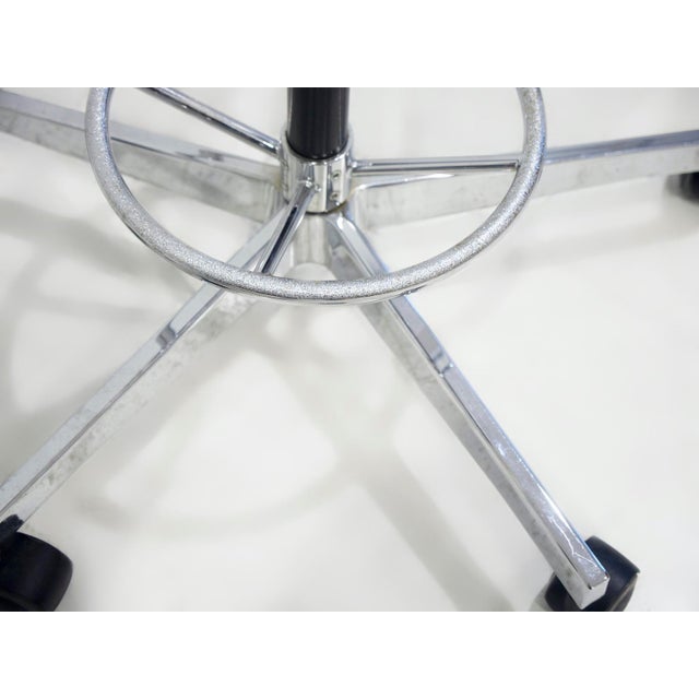 White Perch Chairs by George Nelson for Vitra, 2010s, Set of 2 For Sale - Image 14 of 16