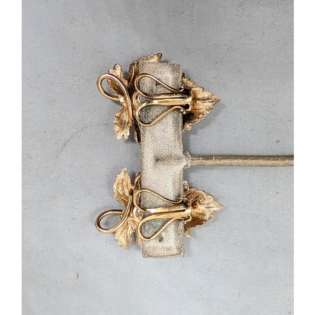 Metal Vintage 1950s Signed Napier Goldtone Leaf With Curled Stem Clip Earrings-2 Pieces For Sale - Image 7 of 7