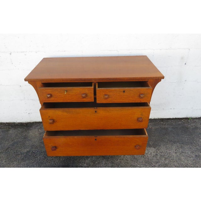 Arts & Crafts Mission Art and Craft Early 1900s Low Oak Dresser 6126 For Sale - Image 3 of 15