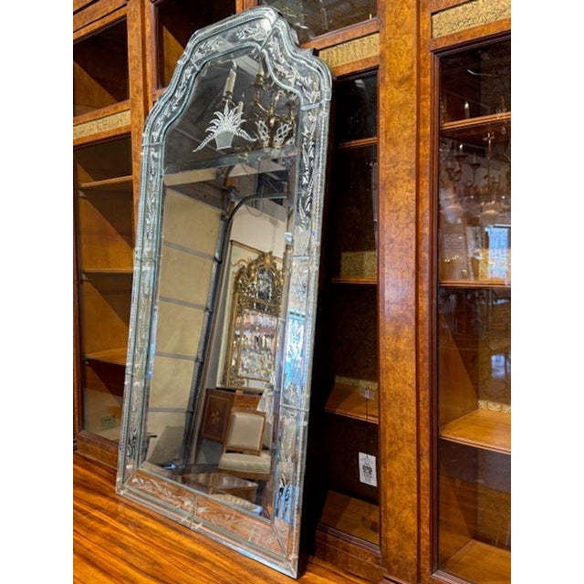 Traditional Early 20th Century Etched Ventian Glass Chandelier For Sale - Image 3 of 6