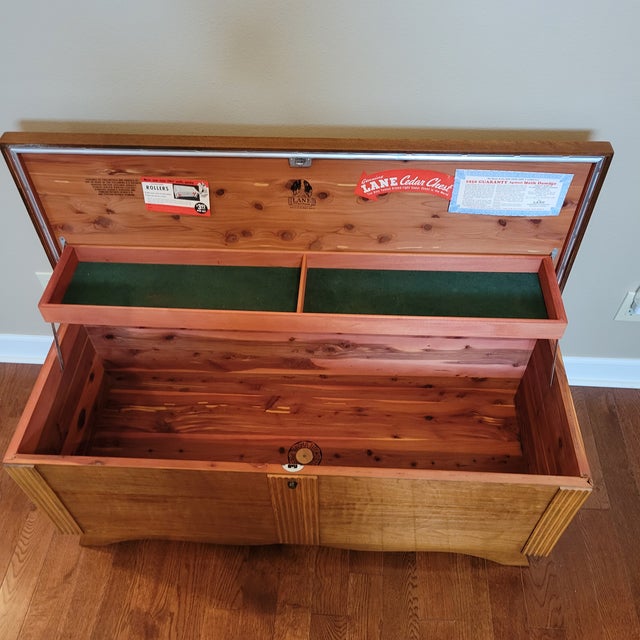 Traditional Mid-Century Lane Cedar/Blanket/Hope Chest Tv Stand For Sale - Image 3 of 12