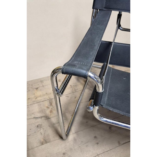 Metal Vintage B3 Wassily Chair in Black Leather by Marcel Breuer for Knoll International, 1980s For Sale - Image 7 of 9