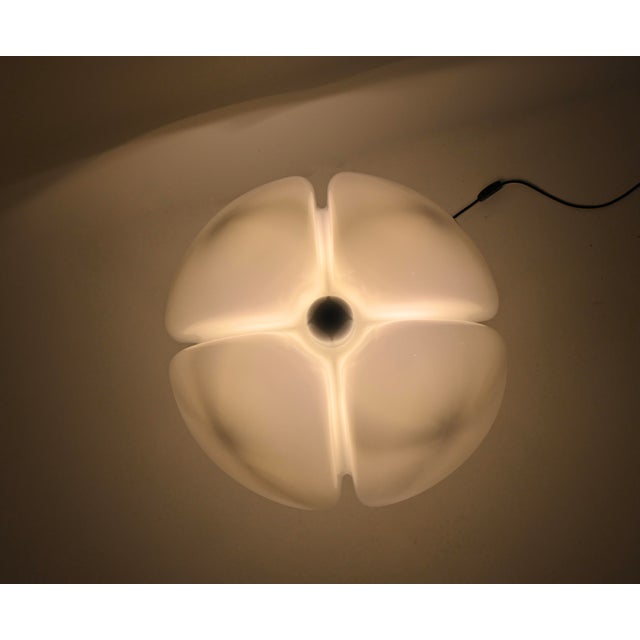 White Pipistrello Table Lamp by Gae Aulenti for Martinelli Luce, 1990s For Sale - Image 10 of 15