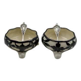 Antique Edwardian Lenox Porcelain & Lunt Sterling Silver Overlay Master Salt Cellars With "Monticello" Spoons - A Pair For Sale