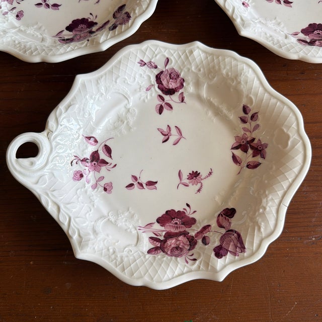 Set of 3 Antique Job Ridgway Cauldon Place Single-Handled Trays, Pattern B1154, Circa 1808-1814 A set of three single-...