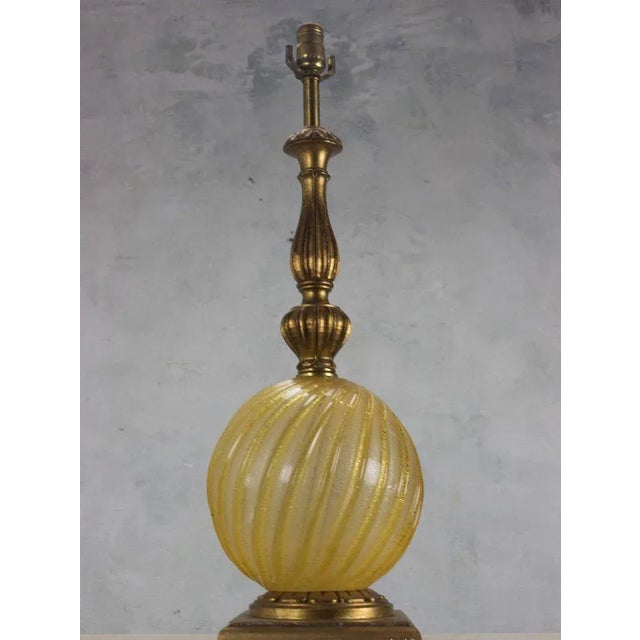 1950s Italian Murano Glass Globe Table Lamp With Carved Giltwood Base For Sale - Image 5 of 10