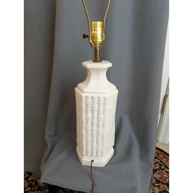 Art Deco Vintage Palm Beach Regency Ceramic Table Lamp For Sale - Image 3 of 8
