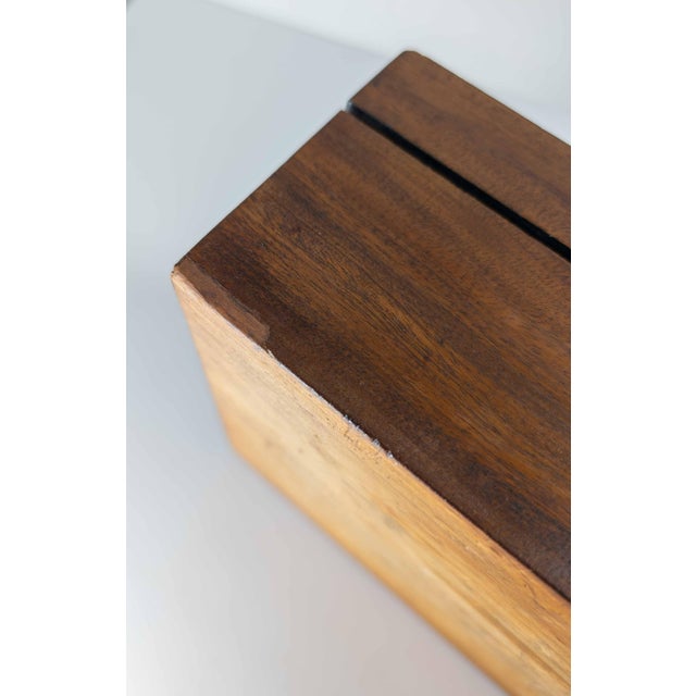 19th Century English or European Two-Tone Mahogany Satinwood Veneered Box For Sale - Image 16 of 17