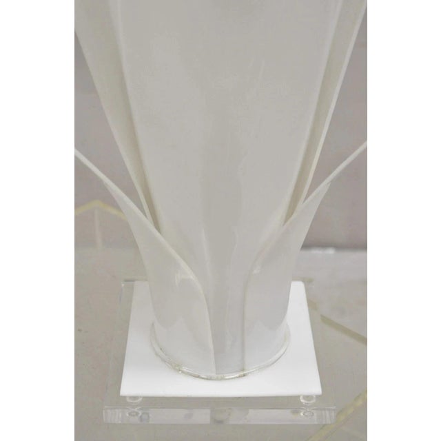 Plastic Mid 20th Century Rougier White Acrylic Lucite Tulip Flower Leaf Mid Century Table Lamps - A Pair For Sale - Image 7 of 12