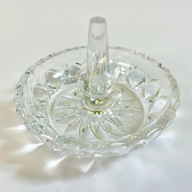 1970s Vintage Hollywood Regency Chippendale Cut Crystal Ring Holder, Starbust Design For Sale - Image 4 of 7
