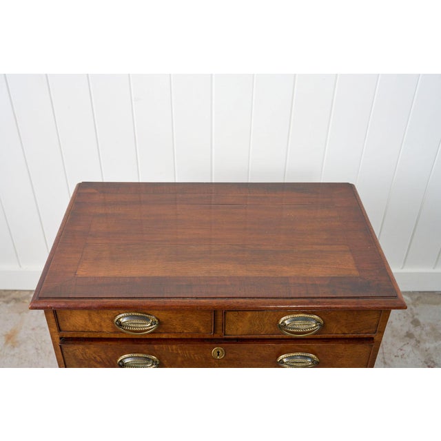 Wood Early 18th Century Georgian Two Over Three Mahogany Chest of Drawers/Bedside For Sale - Image 7 of 10