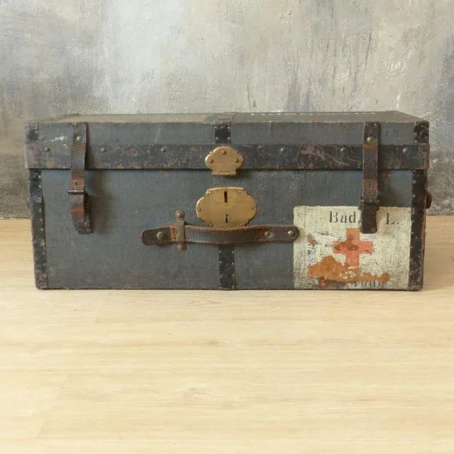 First World War Wooden Chest with Red Cross For Sale - Image 12 of 15
