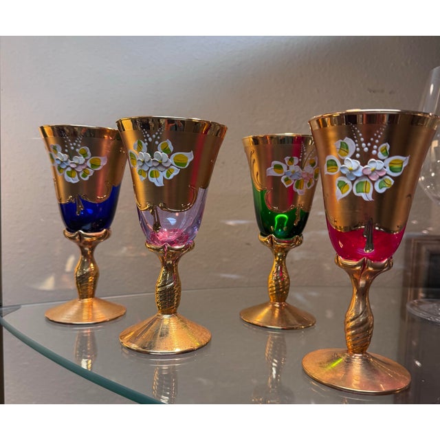 Vintage Venetian Italian Gilt and Enameled Tre Fuochi-Style Wine Glasses, Set of 4 For Sale - Image 4 of 5