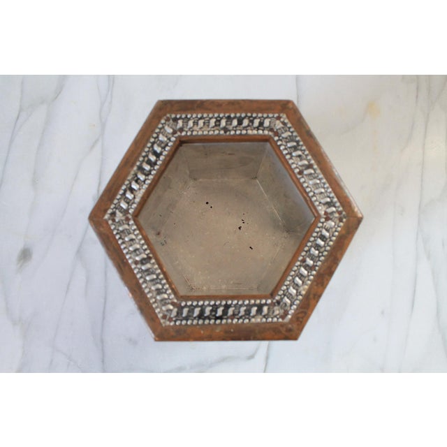 Vintage Anglo Indian Hexagon Hammered Brass and Copper Plant Holder For Sale In Milwaukee - Image 6 of 8